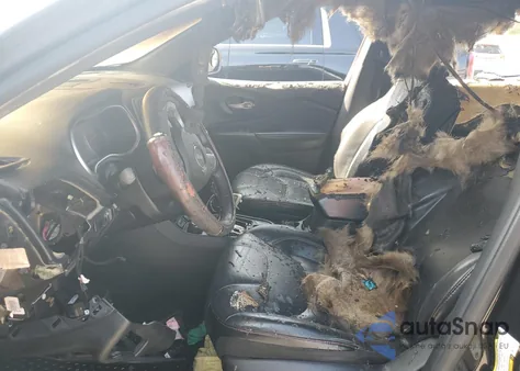 2016 Jeep Cherokee Trailhawk from USA, damaged, VIN 1C4PJMBB2GW123663